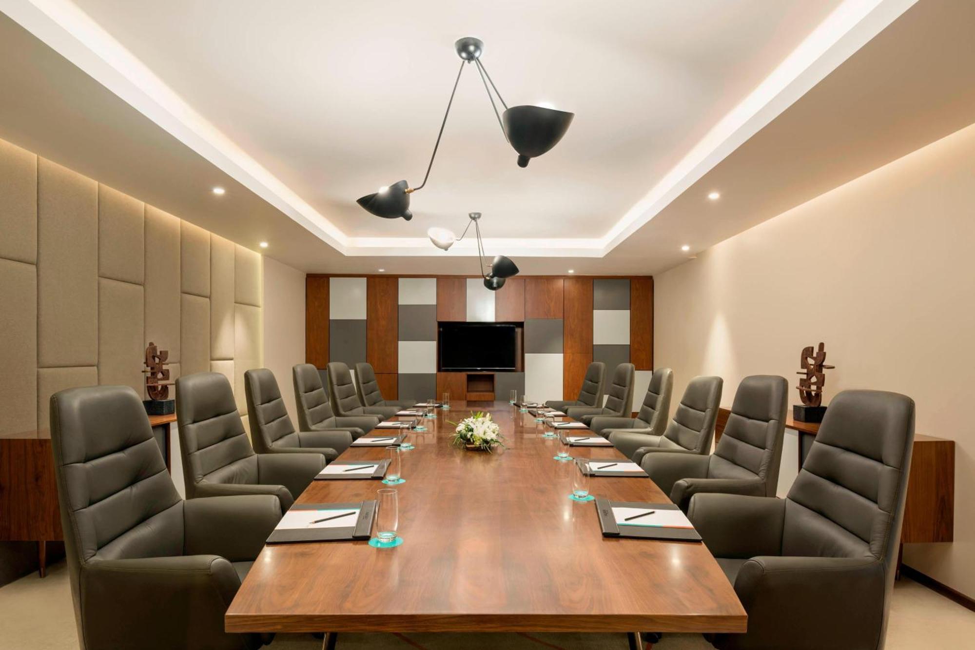 Le Meridien Goa, Calangute Exterior foto Boardroom at the Taj Bengal