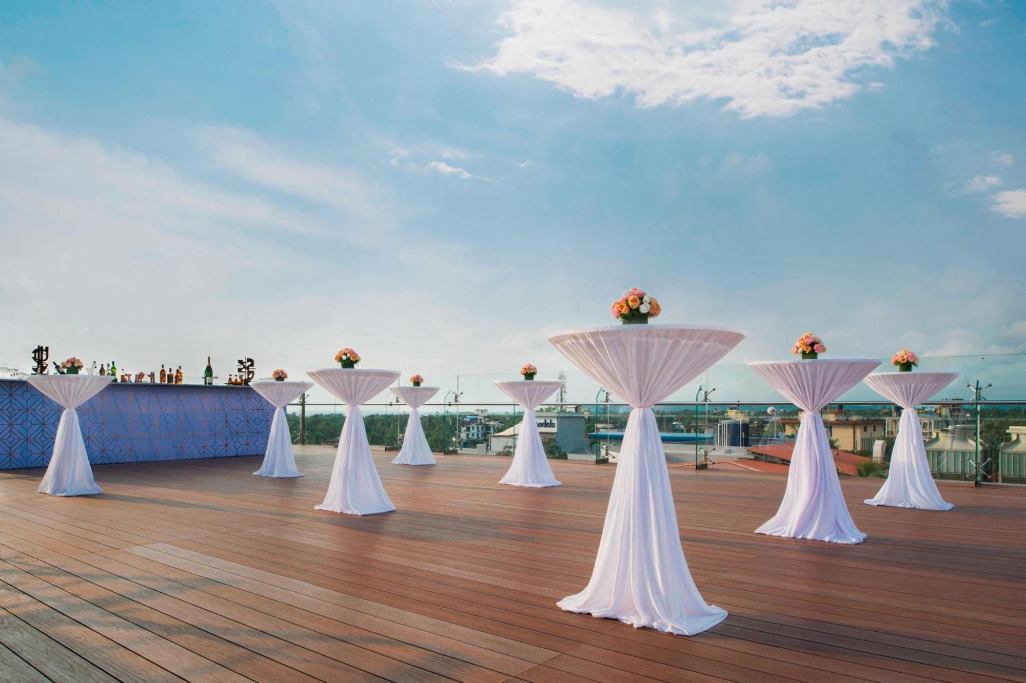 Le Meridien Goa, Calangute Exterior foto The Sky Bar